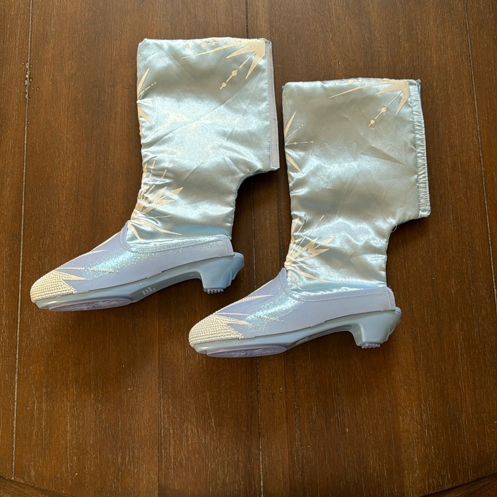 EST sz 10/11 Disney Elsa Frozen Blue iridescent glitter boots